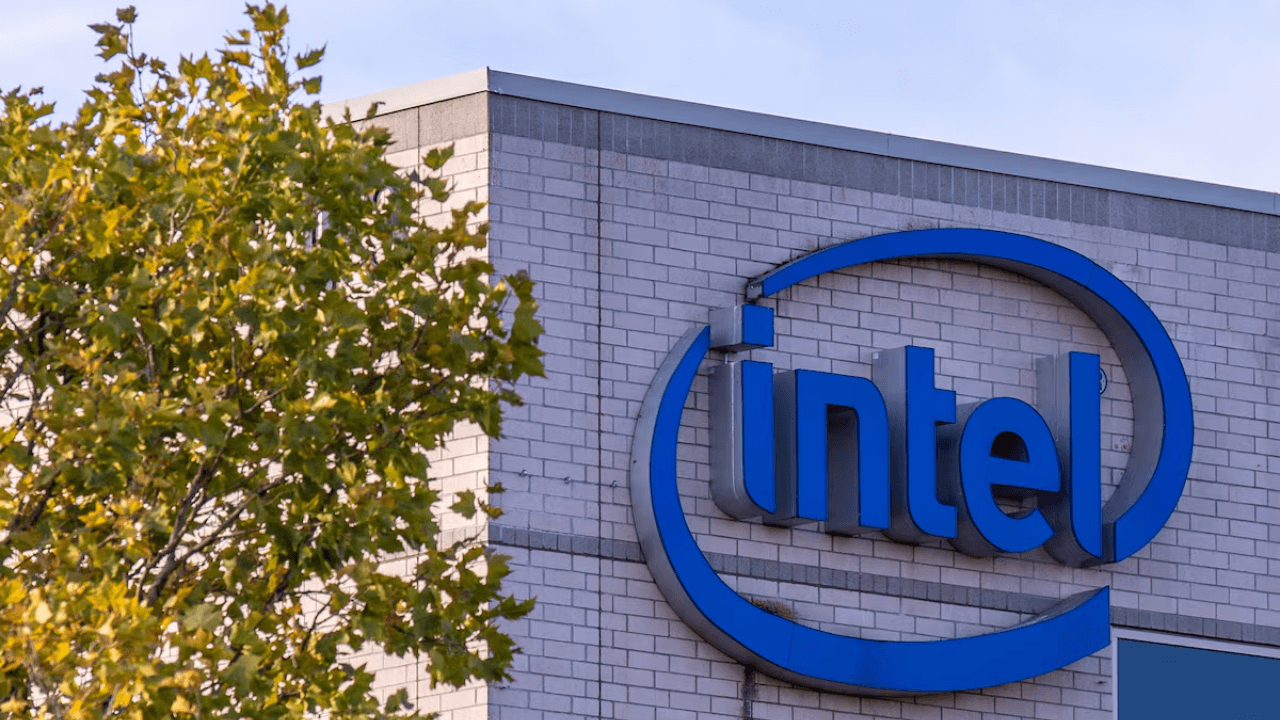 Intel em Encruzilhada: Gigante da Tecnologia Enfrenta Desafios Sem Precedentes